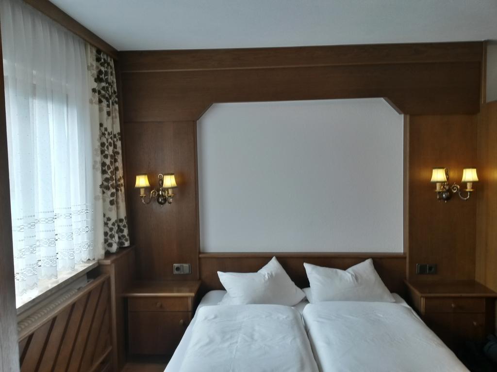 Gasthof Pension Traube Karres Kamer foto