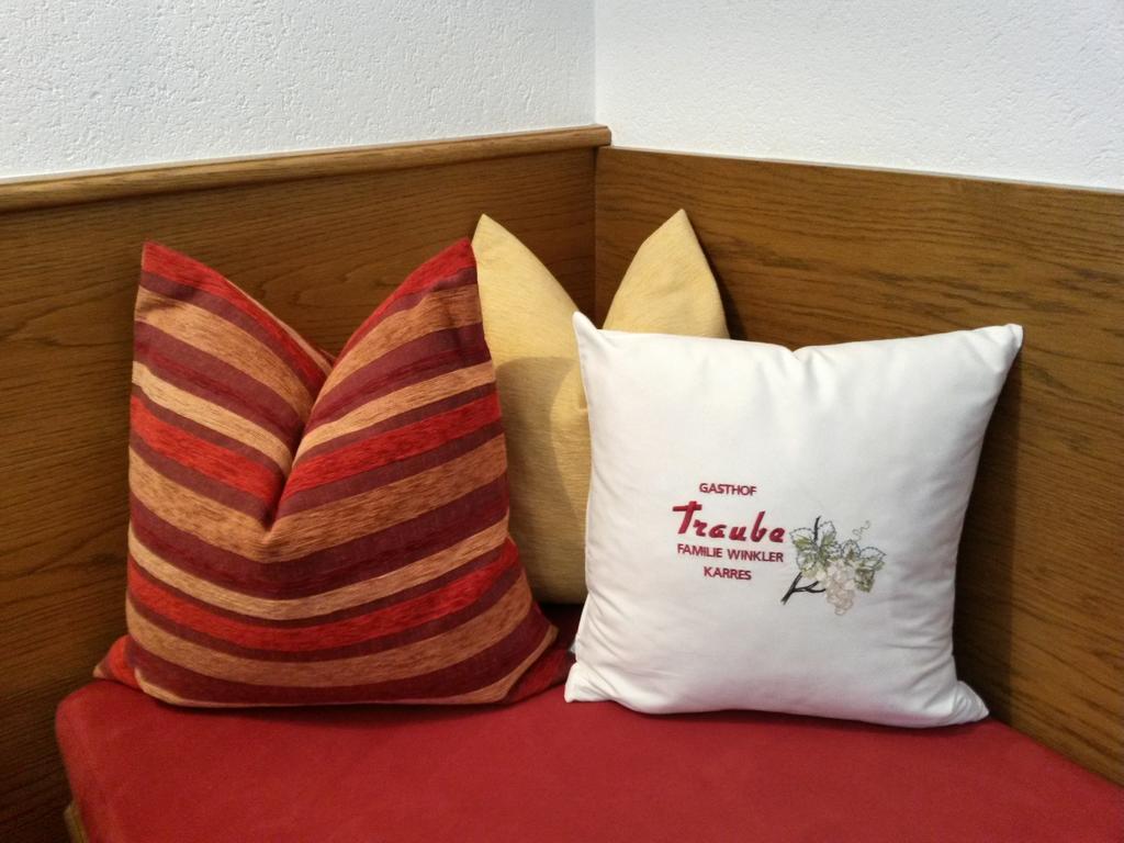 Gasthof Pension Traube Karres Kamer foto