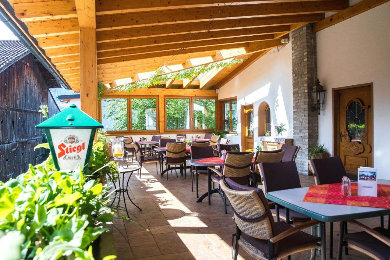 Gasthof Pension Traube Karres Buitenkant foto